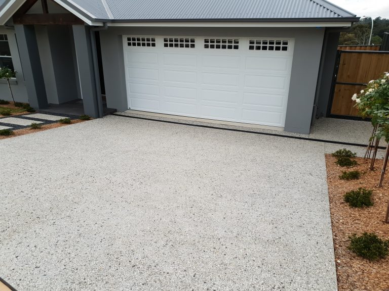 Exposed Aggregate Concrete Finish to Driveways and Pathways and Patios